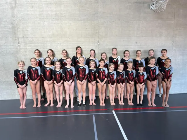 Am Samstag, 8. November, fand in Büsserach unser traditioneller Elternanlass statt. Unsere Turnerinnen durften ihre selbst einstudierten Vorführungen präsentieren. Es war ein wunderschöner Anlass mit vielen tollen Darbietungen 🤸‍♀️🤩
Ein herzliches Dankeschön an alle Zuschauerinnen und Zuschauer fürs Kommen! ☺️