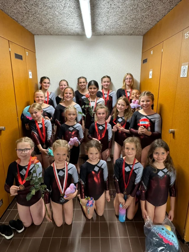 Gerätemeisterschaften Laufen: Am Samstag 25.04 fanden die Gerätemeisterschaften statt. Unsere Turnerinnen zeigten einen starken Wettkampf. Wir konnten 3 Podestplätze und 9 Auszeichnungen erturnen. Gratulation an alle Turnerinnen. 🤸‍♀️🤩

Weiter gehts für unser K5 am 02./03.05 mit dem Championnat Jurassien und für das K2-4 am 30./31.05 mit den kantonalen Meisterschaften in Biberist. Hopp Biesserach !