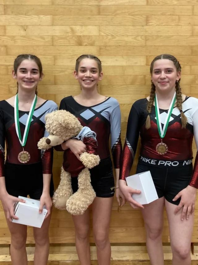 In Sissach fand am Sonntag der erste Wettkampf der Kategorien 3&4 statt. Trotz Nervosität zeigten alle tolle Leistungen. 💪🤸‍♀️✨
Danke an alle Zuschauer*innen, Leiter*innen und Wertungsrichterinnen. 👏
Weiter geht’s am 28.03 in Büsserach (K1&2) und am 25. April mit den Gerätemeisterschaften in Laufen (K1-5).